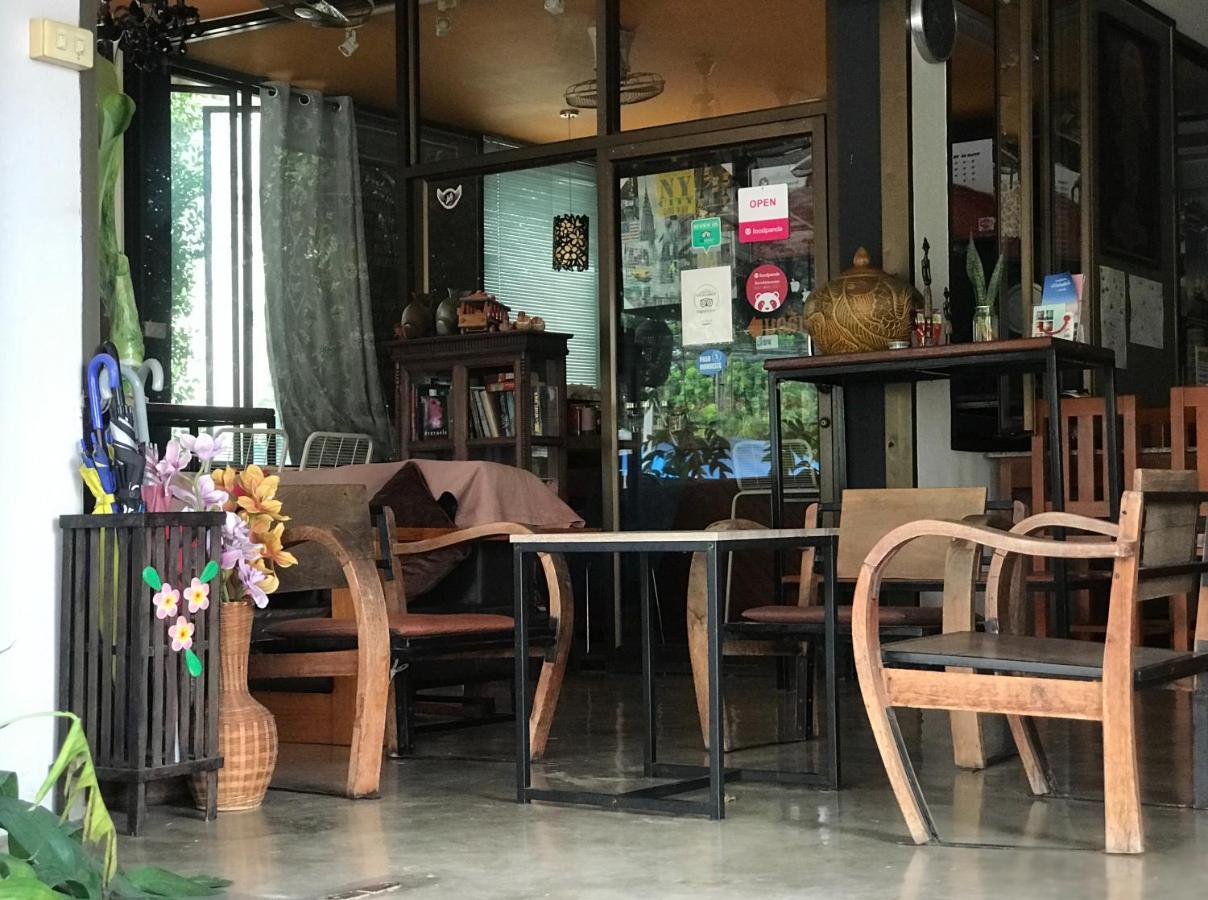 Ez House Hotel Sukhothai Bagian luar foto