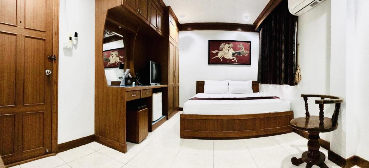 Ez House Hotel Sukhothai Bagian luar foto