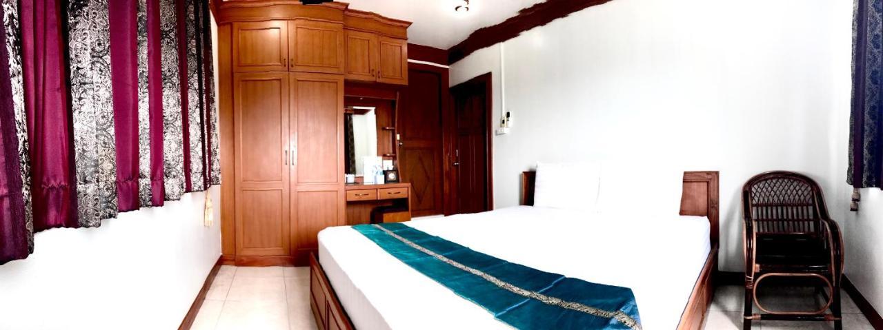 Ez House Hotel Sukhothai Bagian luar foto