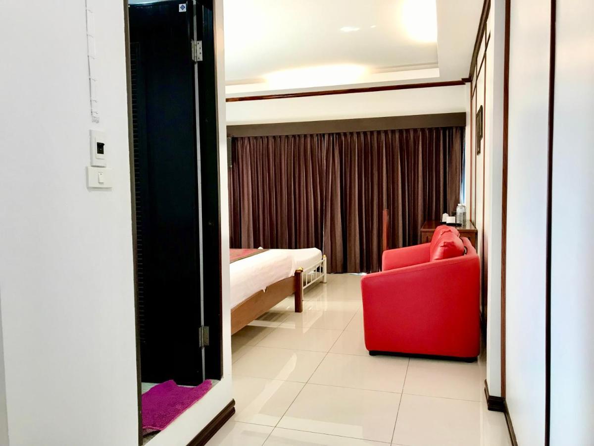 Ez House Hotel Sukhothai Bagian luar foto