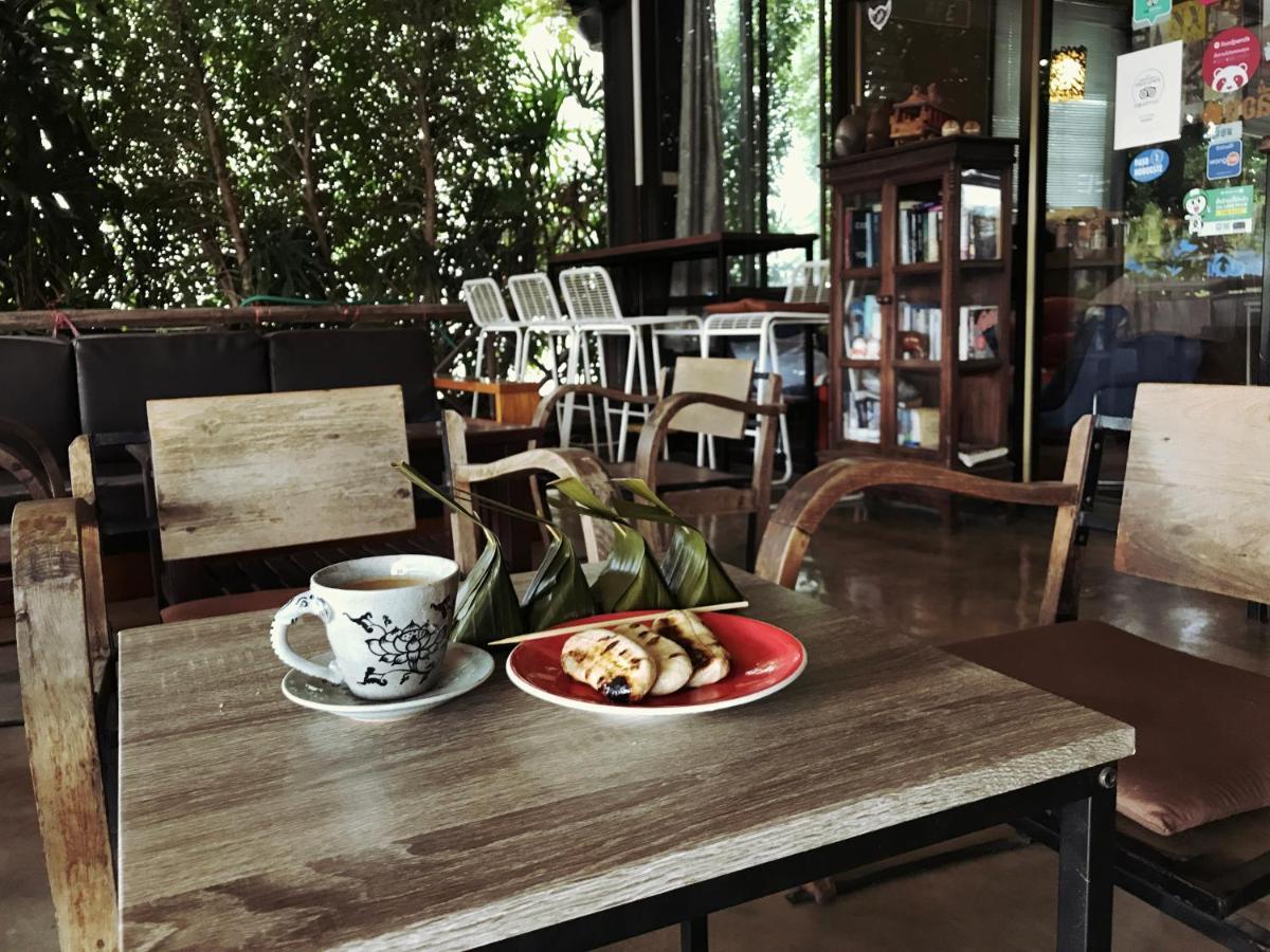 Ez House Hotel Sukhothai Bagian luar foto