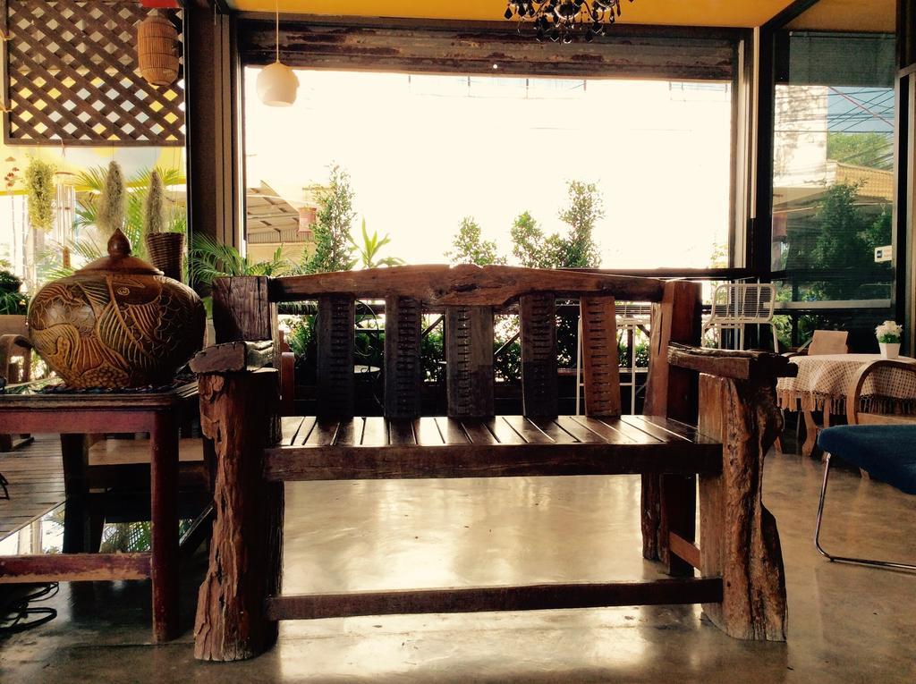 Ez House Hotel Sukhothai Bagian luar foto