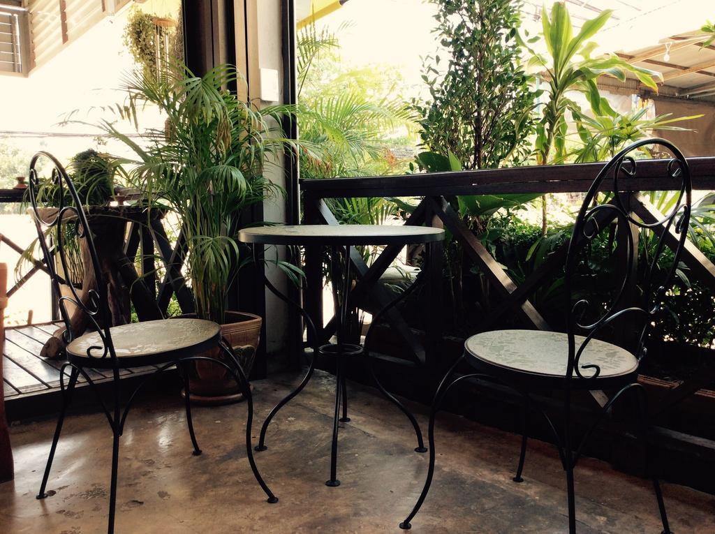 Ez House Hotel Sukhothai Bagian luar foto