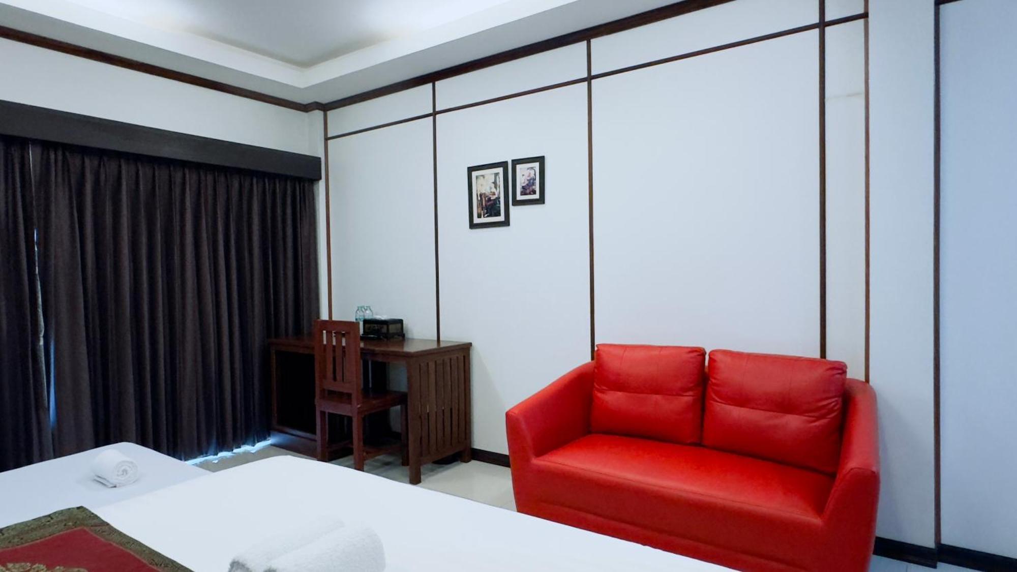 Ez House Hotel Sukhothai Bagian luar foto