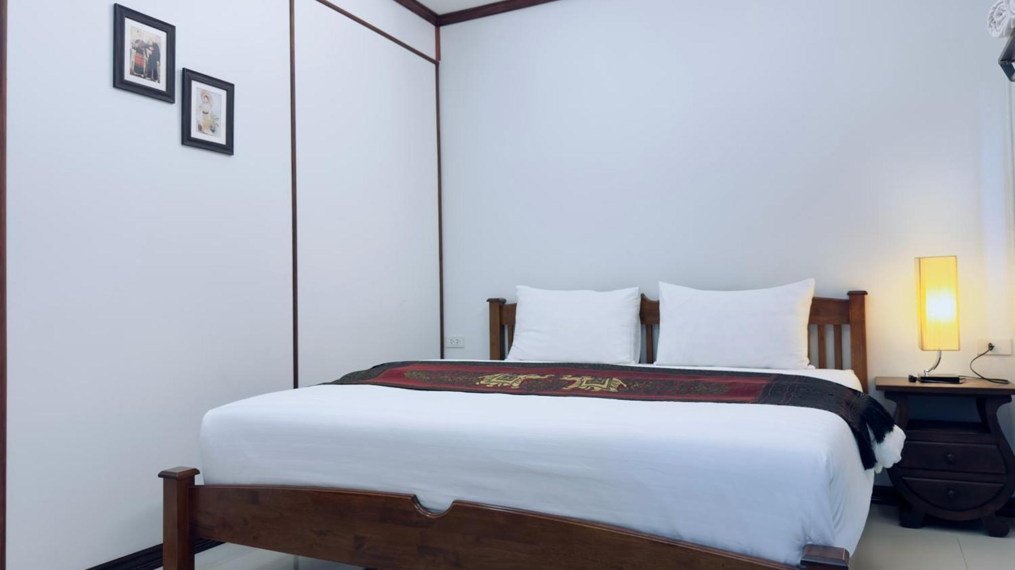 Ez House Hotel Sukhothai Bagian luar foto