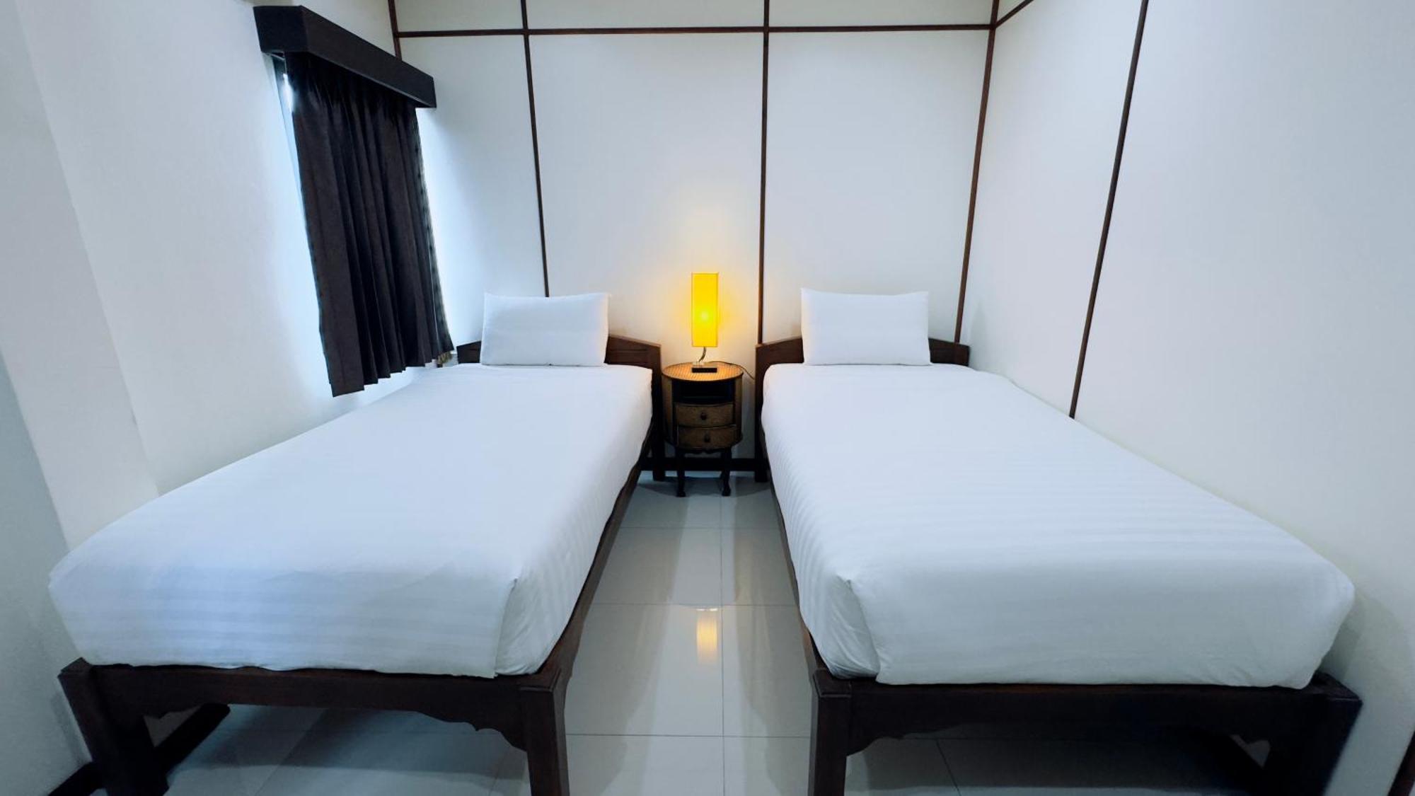 Ez House Hotel Sukhothai Bagian luar foto