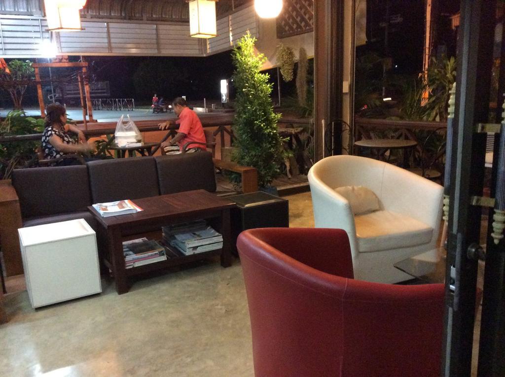 Ez House Hotel Sukhothai Bagian luar foto