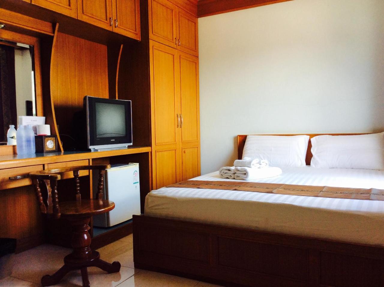 Ez House Hotel Sukhothai Bagian luar foto