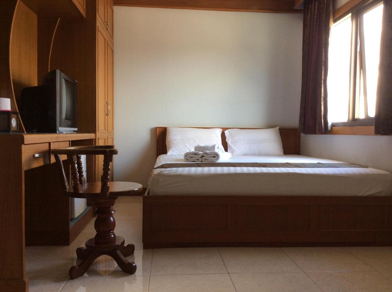 Ez House Hotel Sukhothai Bagian luar foto