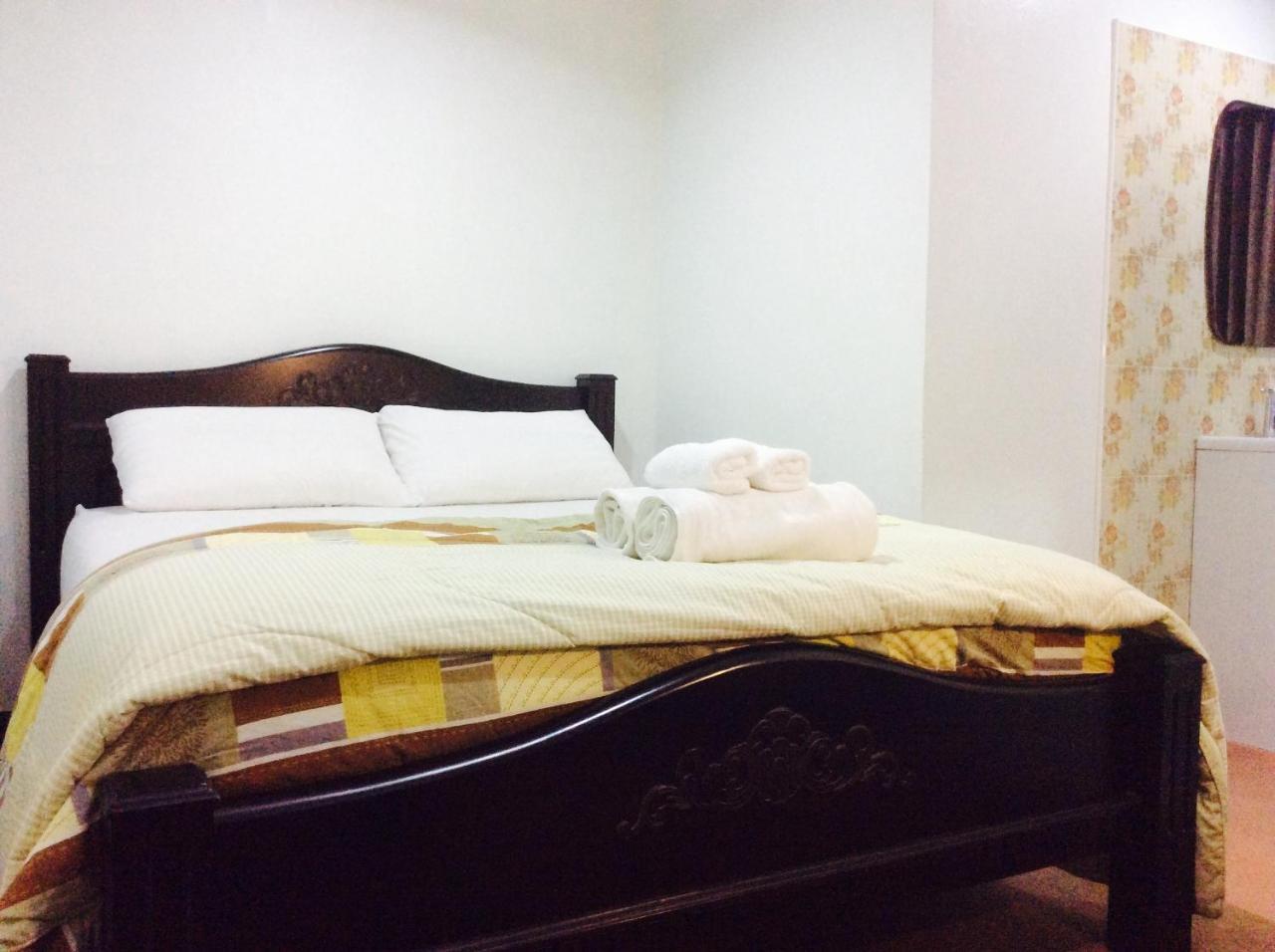 Ez House Hotel Sukhothai Bagian luar foto